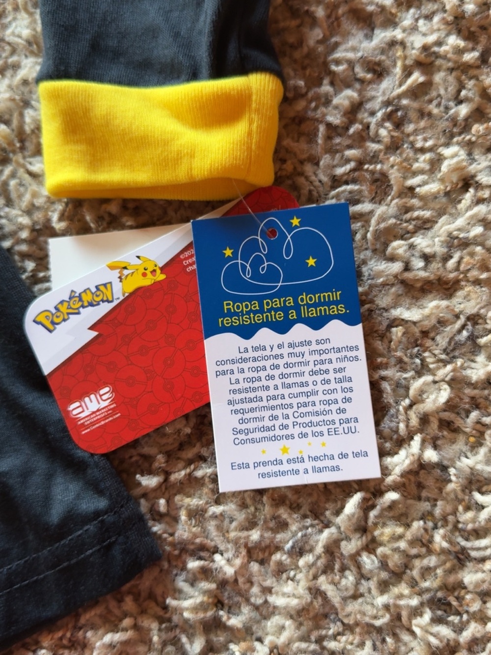 NWT Pokémon Pikachu Pajama Set 2PC Kids Size 6-7 Black Yellow - Picture 6 of 6